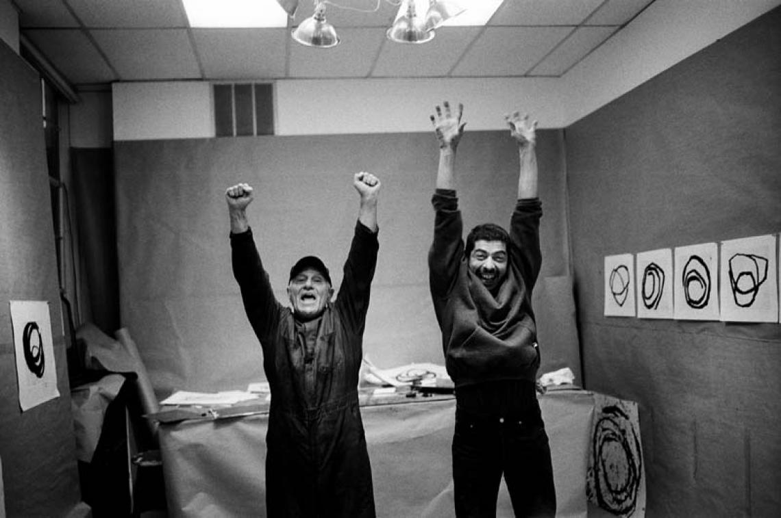 Richard Serra and Xavier Fumat in the Gemini GEL workshop Photo © Sidney B Felsen