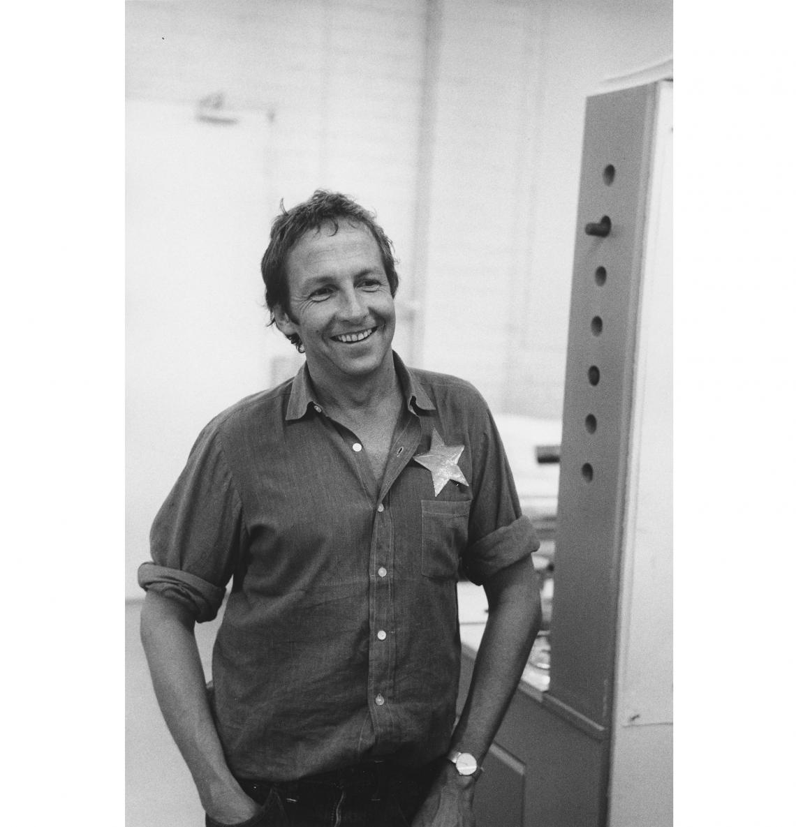 Robert Rauschenberg during the proofing of Stoned Moon series. Photo © 1969 Sidney B. Felsen Robert Rauschenberg during the proofing of Stoned Moon series. Photo © 1969 Sidney B. Felsen